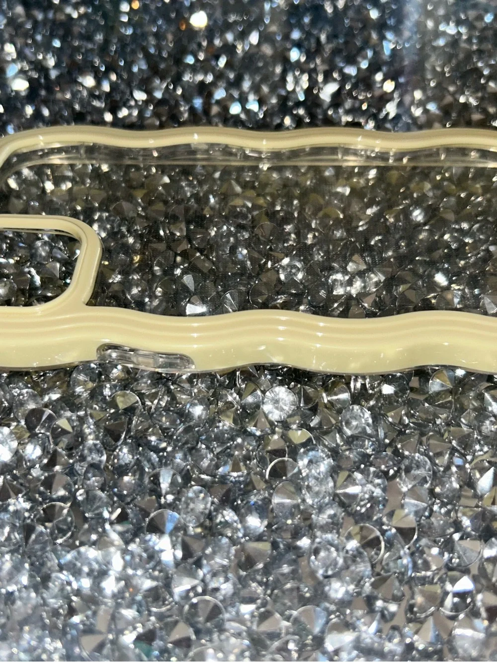 iPhone 15 plus Cream Wavy Edge Clear Phone Case - Brand